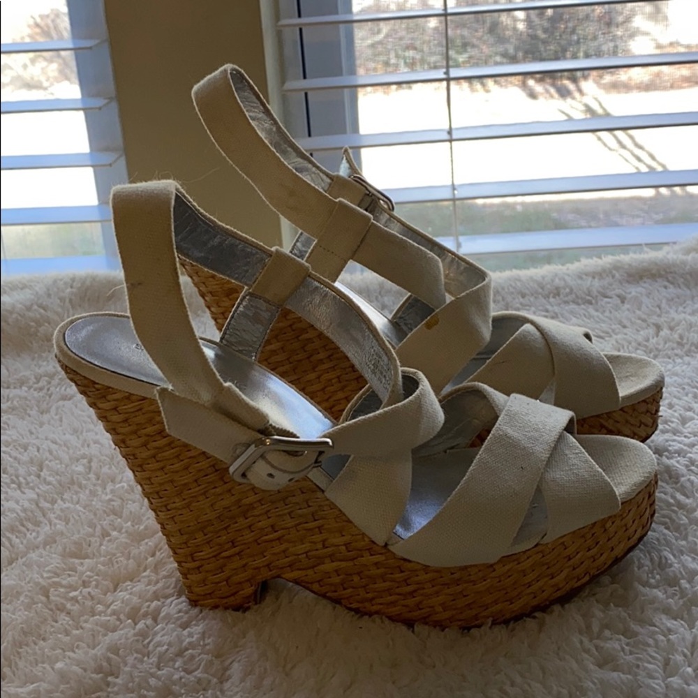 BANANA REPUBLIC white and wicker wedges
